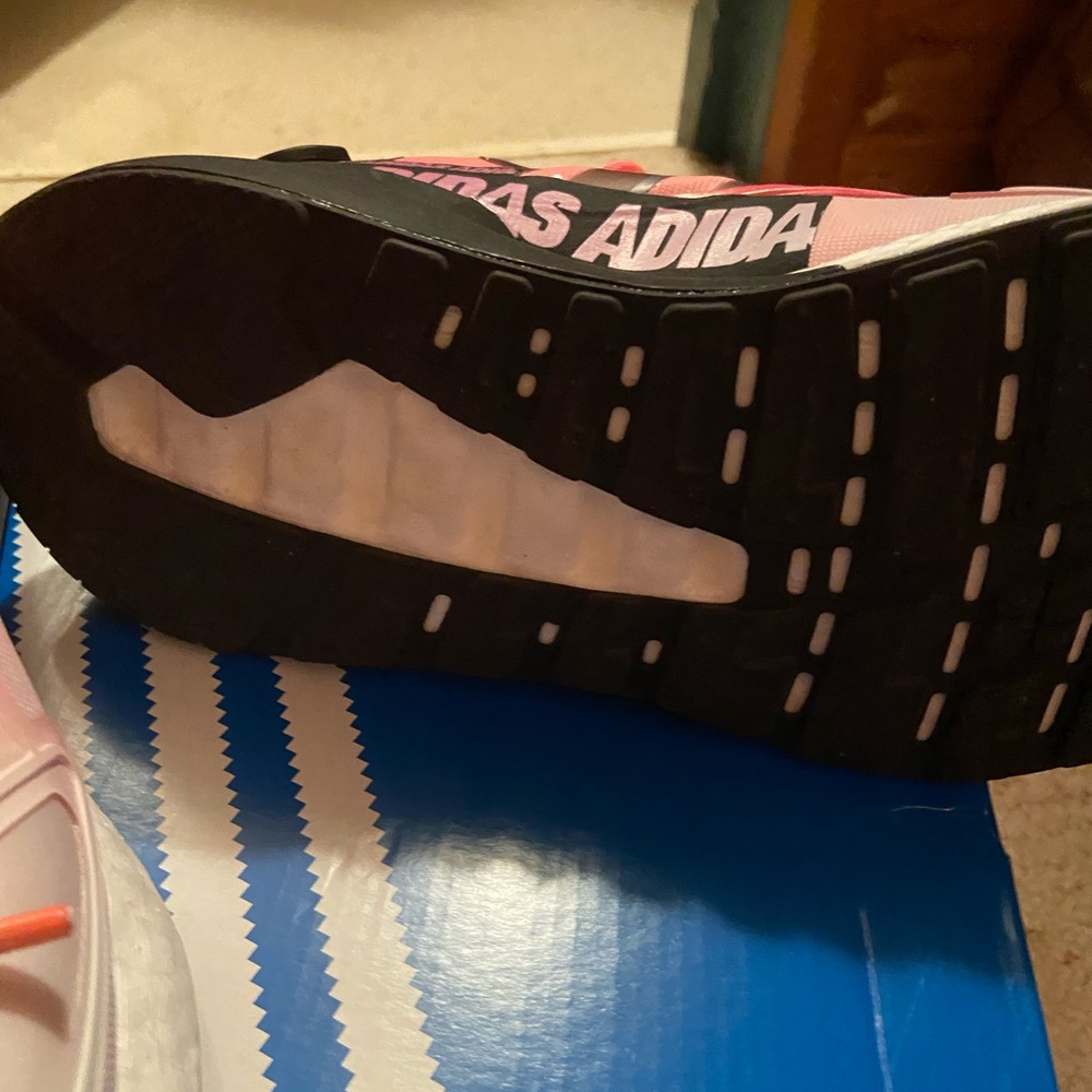 Women’s adidas - Picture 3 of 4